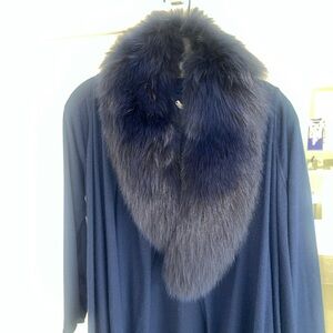 Alice + Olivia blue wool & cashmere sweater with Faux Fur Collar-LIKE NEW